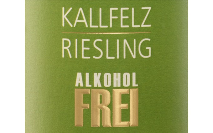 Null Alkohol. 100% Auszeichnung. Unsere Rieslinge glänzen.